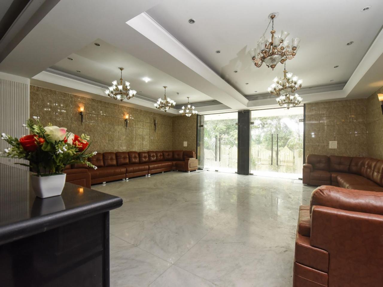 Capital O 16676 Near Noida City Center Extérieur photo