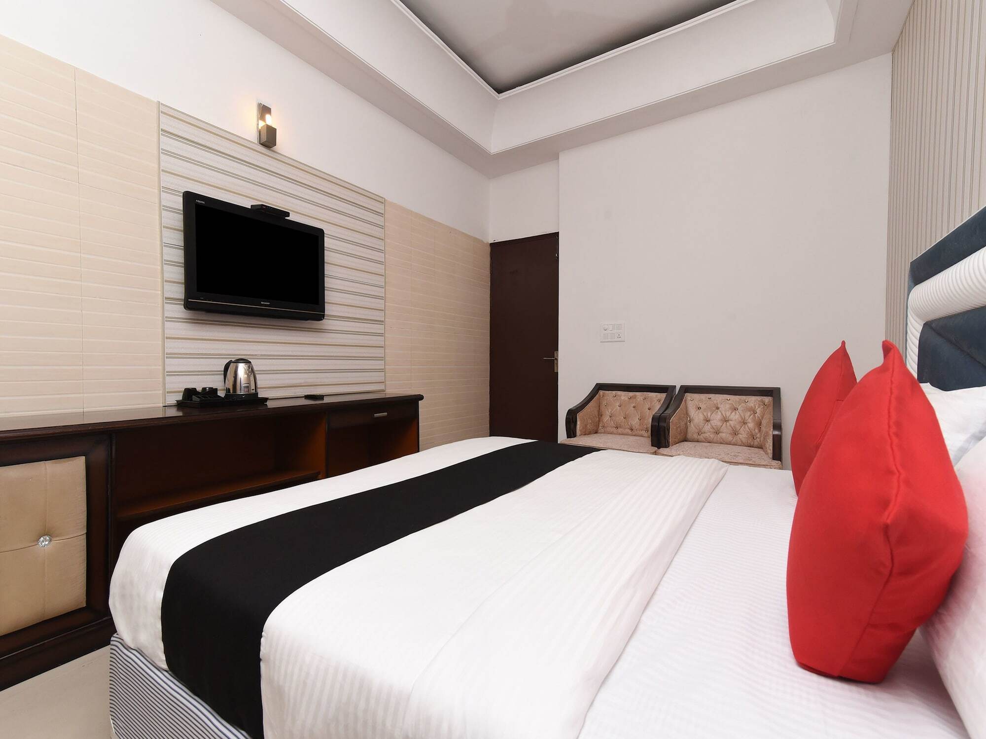 Capital O 16676 Near Noida City Center Extérieur photo